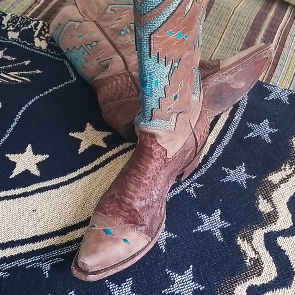 Boots - Picture 3 of 4